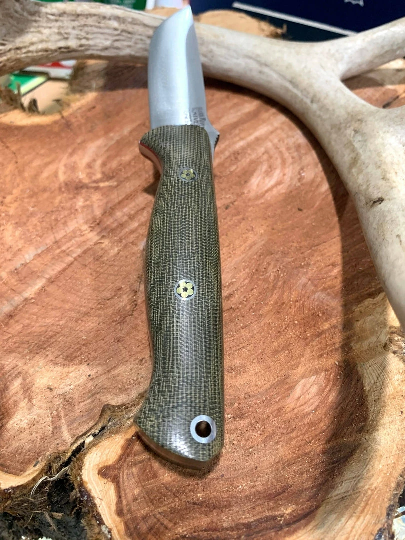 BARK RIVER KNIVES Bark River Gunny CPM 3V Knife W/ Green Canvas Micarta - Red Liners - Mosaic Pins 5 BARK RIVER KNIVES Bark River Gunny CPM 3V Knife W/ Green Canvas Micarta - Red Liners - Mosaic Pins