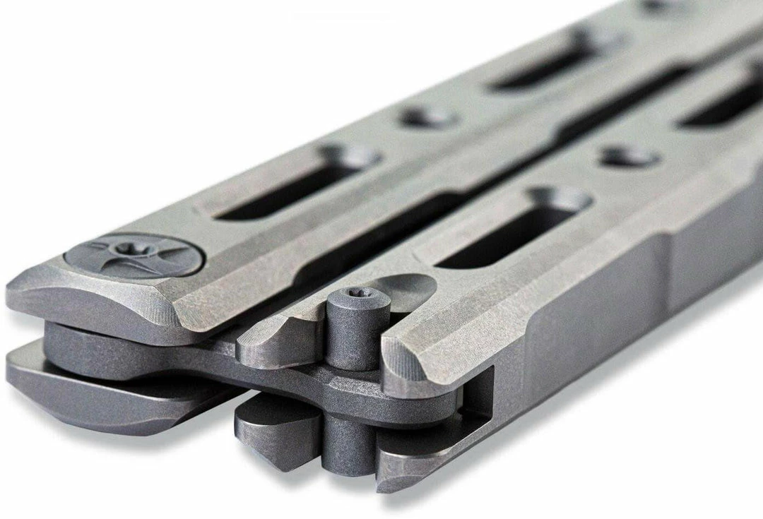 Benchmade 85 Billet Ti Balisong Butterfly 4.4" CPM-S30V 10 Benchmade 85 Billet Ti Balisong Butterfly 4.4" CPM-S30V