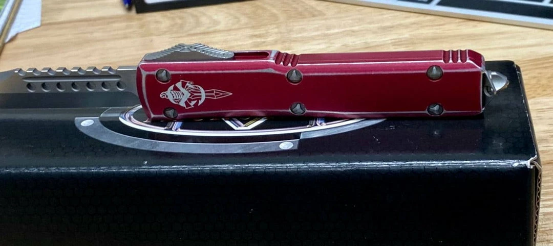 All Knife Brands Microtech Ultratech Hellhound Signature 119-10 - Distressed Red Knife 6 All Knife Brands Microtech Ultratech Hellhound Signature 119-10 - Distressed Red Knife